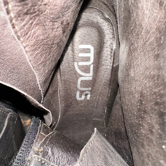 Stylish Black red green leather MDUS Ankle Boots with Buckle Straps size 8 - Picture 8 of 8